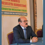 وتاری بەڵێن عەبدولڵا سكرتێری حزبی زەحمەتكێشانی كوردستان لە کۆربەندی چەپ لە شاری ئامەدى باكووری كوردستان